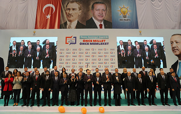 Cumhurbaşkanı Erdoğan AK Parti'nin İzmir adaylarını açıkladı