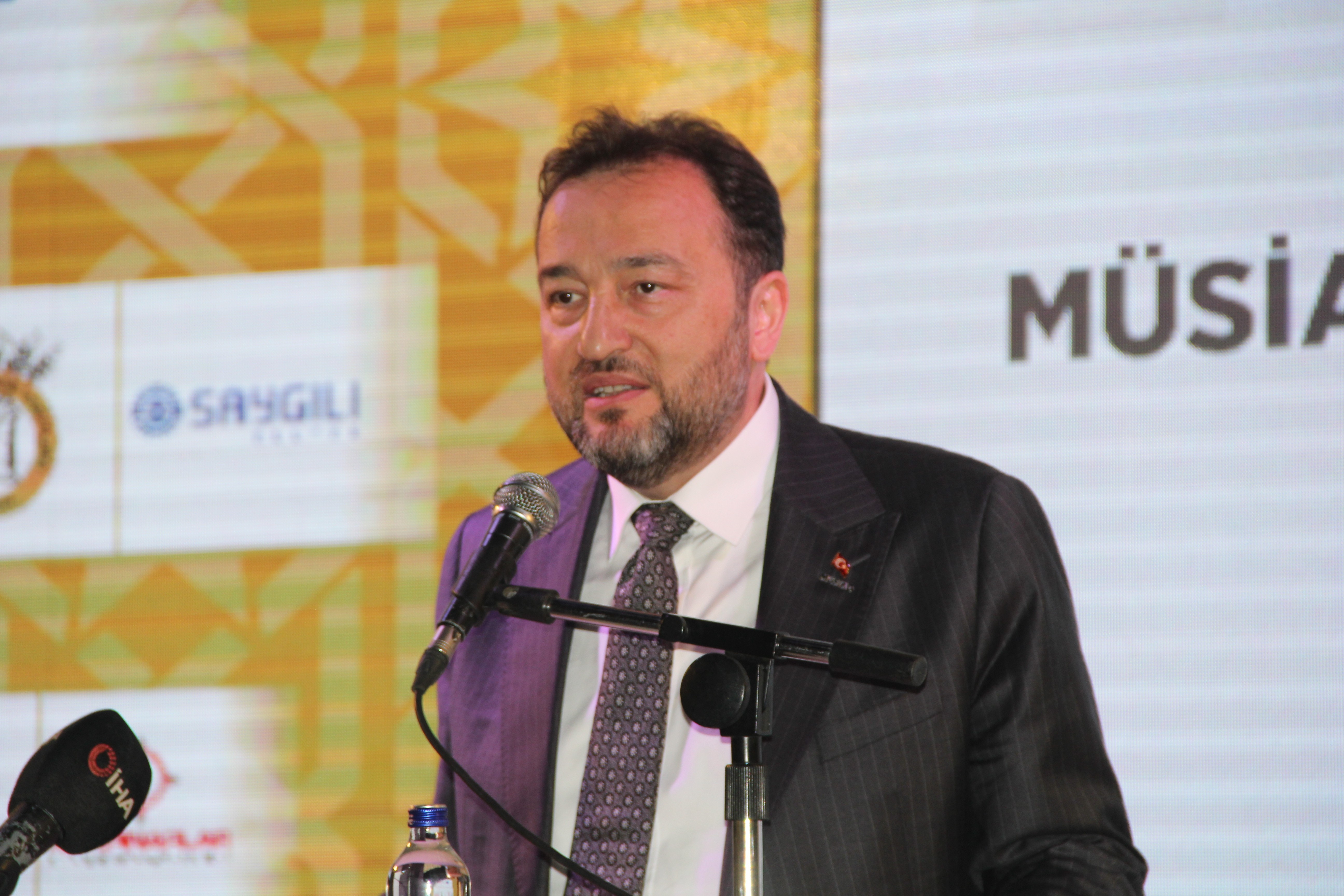 MÜSİAD İzmir’den iftar yemeği