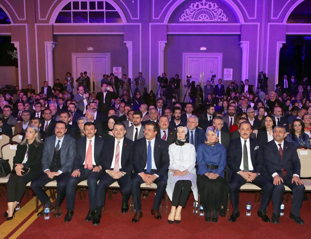 Zeybekci'den '10 Numara İzmir' lansmanı