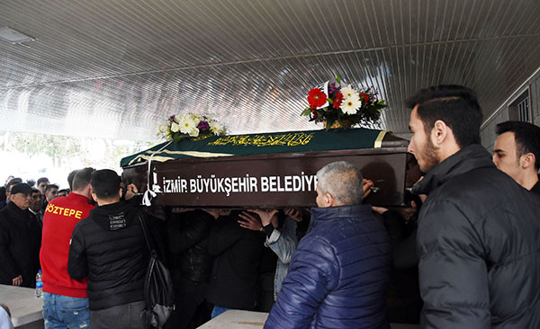 Baba oğlunu öldürdü