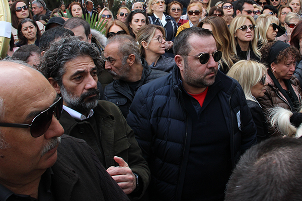 Demet Akbağ'ın eşi Zafer Çika, gözyaşları ile uğurlandı