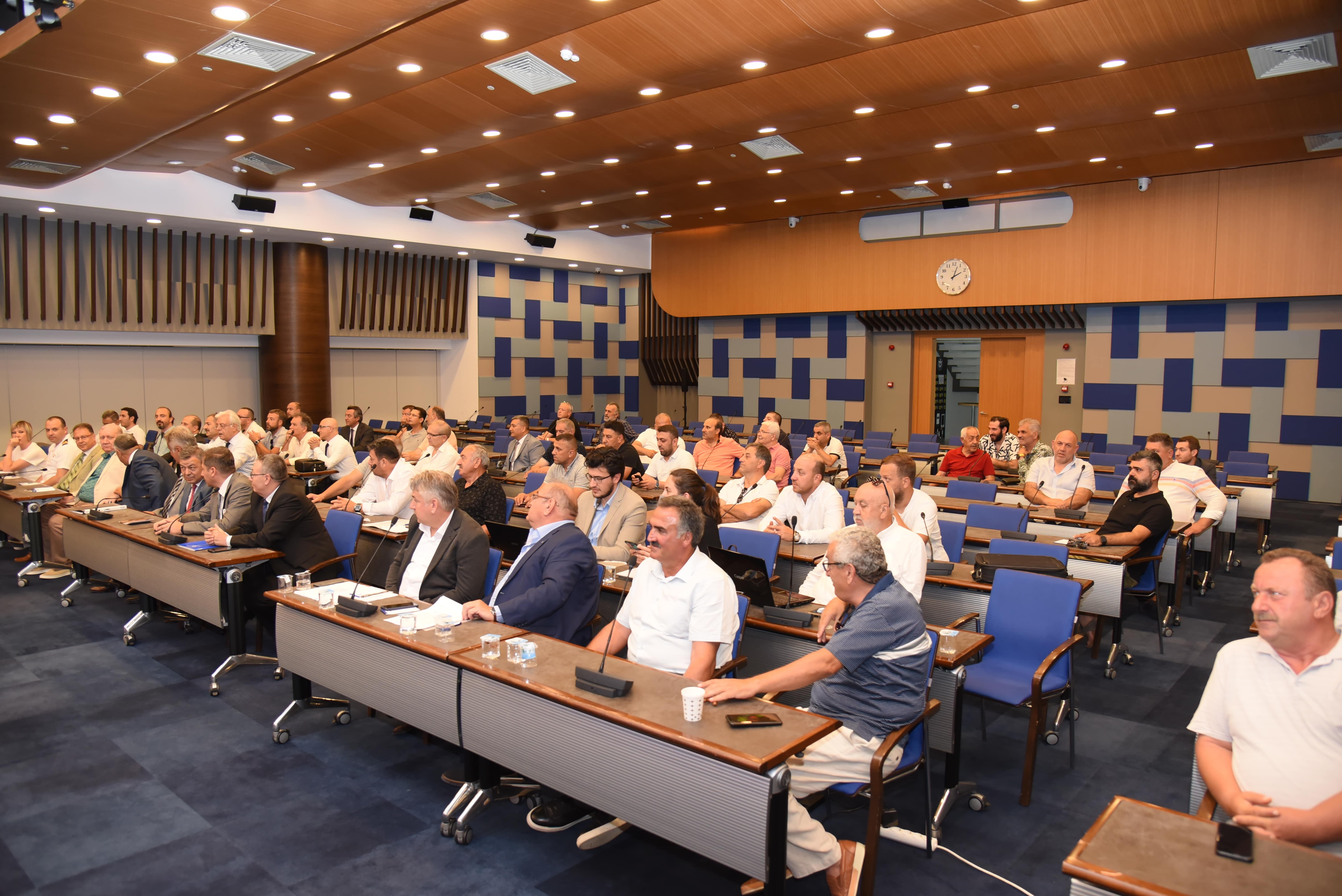 İZTO’da bir araya gelen balıkçılar sorunlarını masaya yatırdı