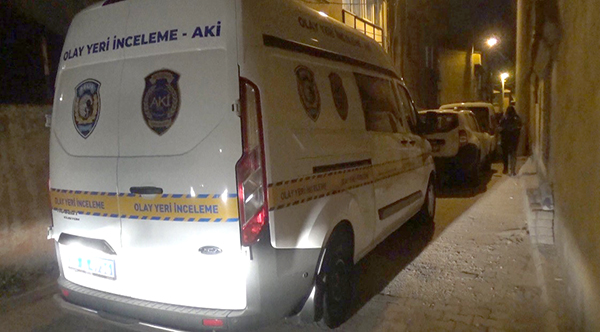 İzmir'de sır cinayet: Bıçaklanmış halde ölü bulundu