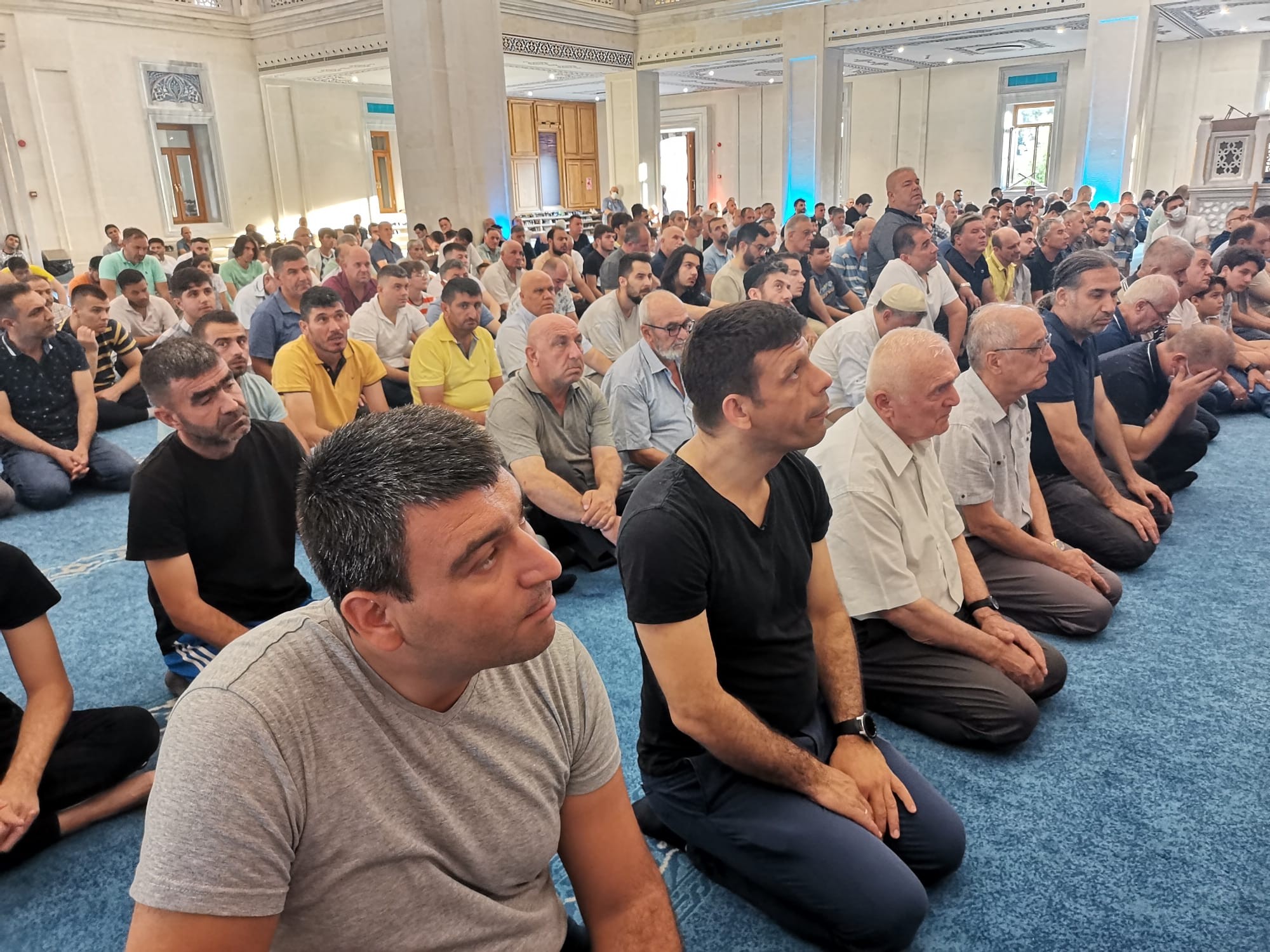 İzmir'de Kurban Bayramı namazı eda edildi