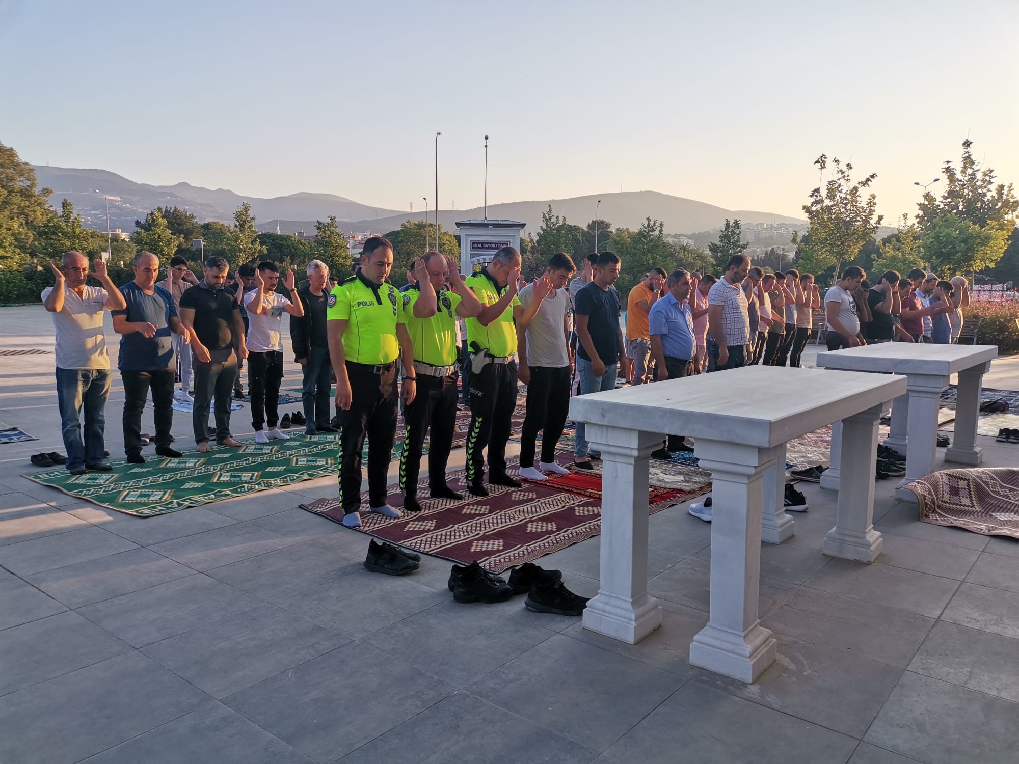 İzmir'de Kurban Bayramı namazı eda edildi