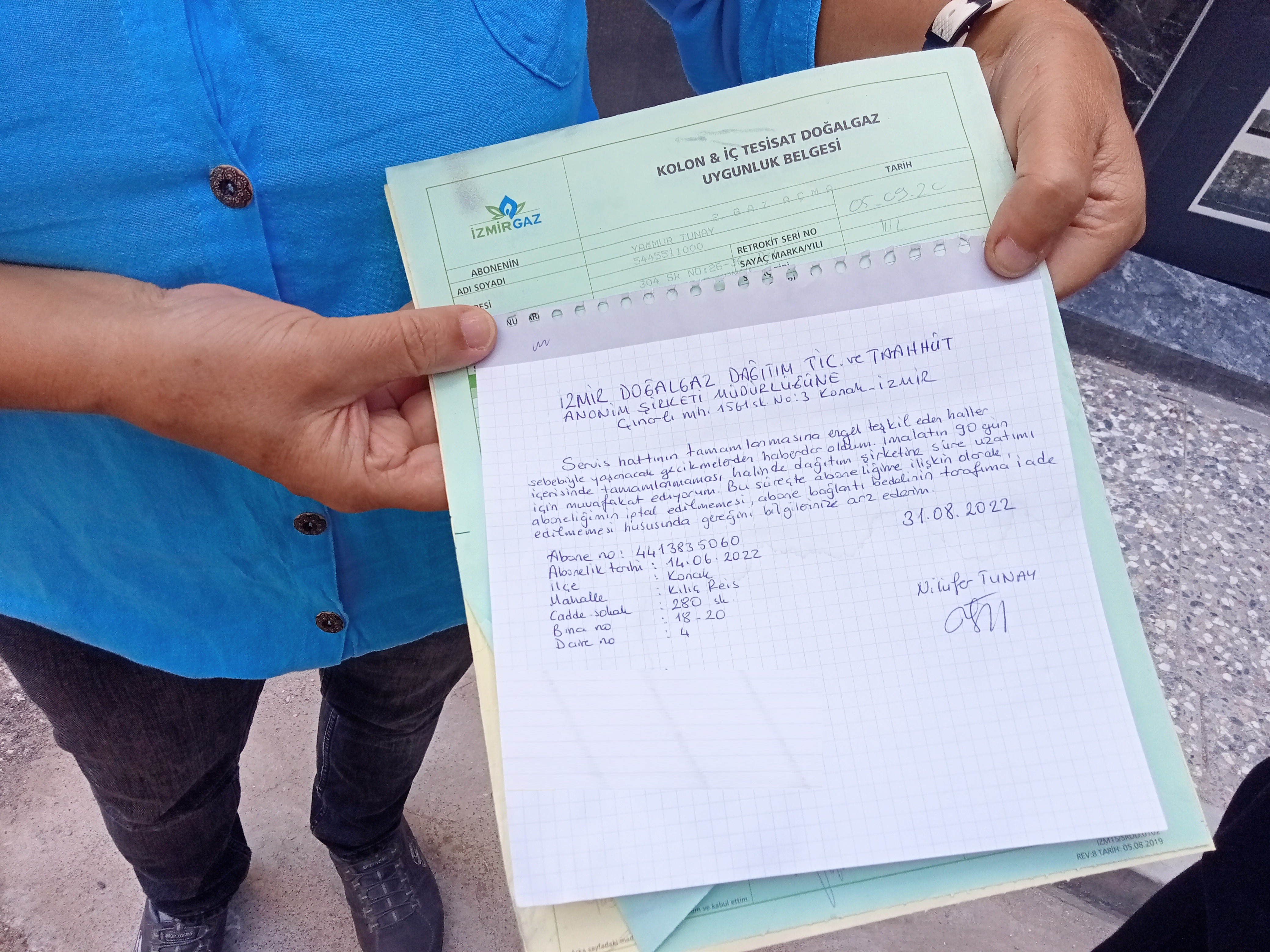 İzmir'in göbeğinde aylardır doğal gazın bağlanmasını bekliyorlar