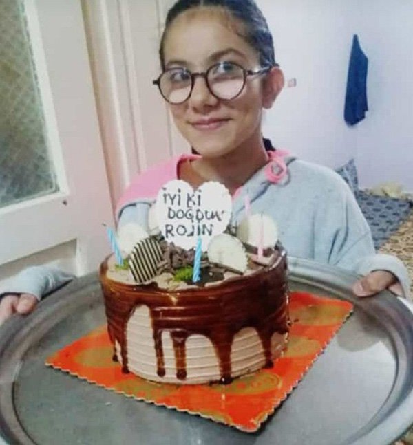 Köpekten kaçarken araba çarpan Rojin'in ailesi: "Biz yandık başkası yanmasın"