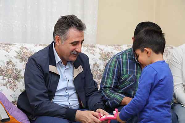 'Bir elin verdiğini diğeri görmemeli'