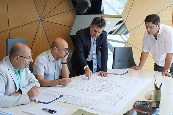 BÜYÜKŞEHİR'DEN HAFTA SONU BAYRAKLI MESAİSİ