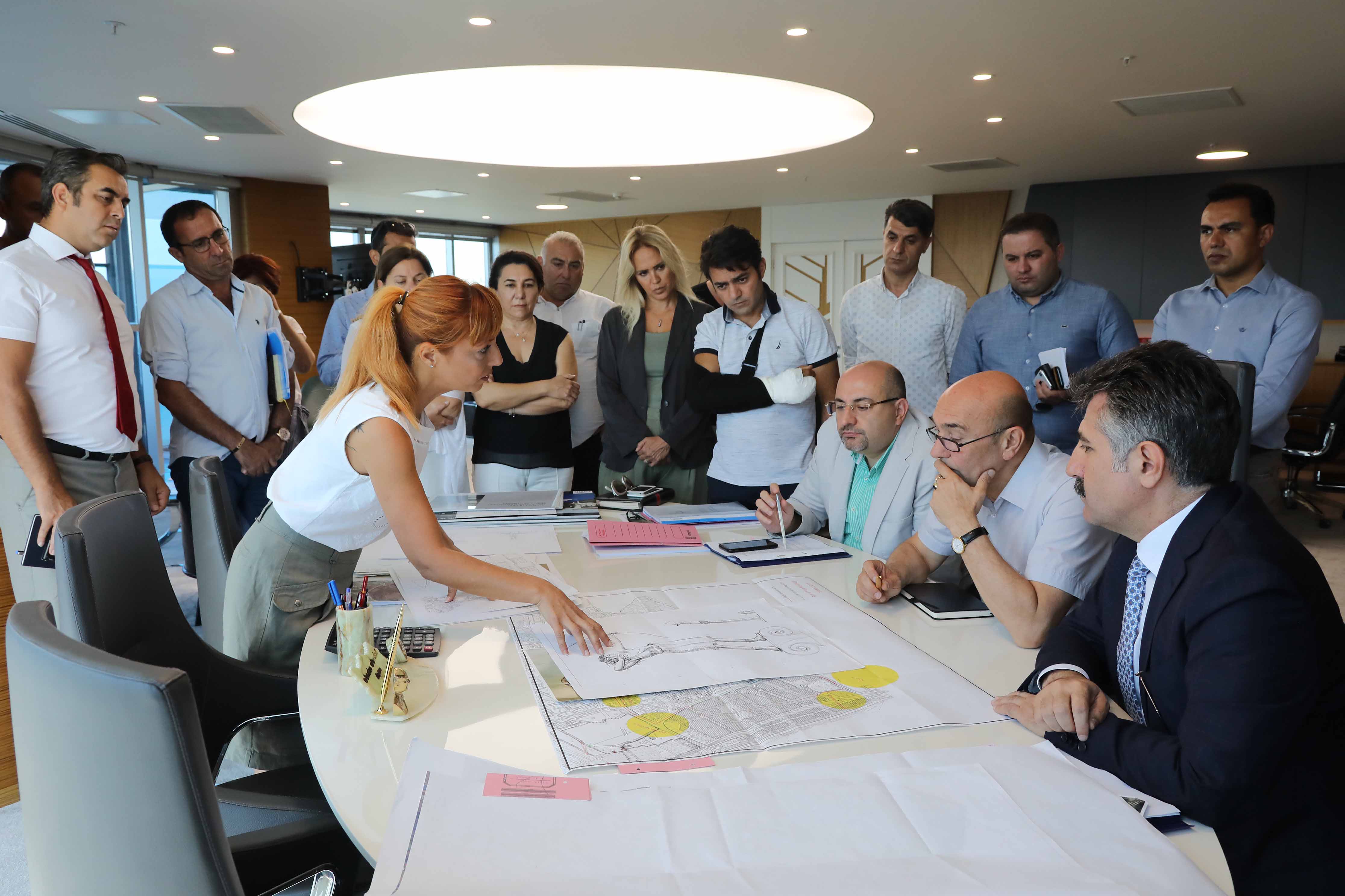 BÜYÜKŞEHİR'DEN HAFTA SONU BAYRAKLI MESAİSİ