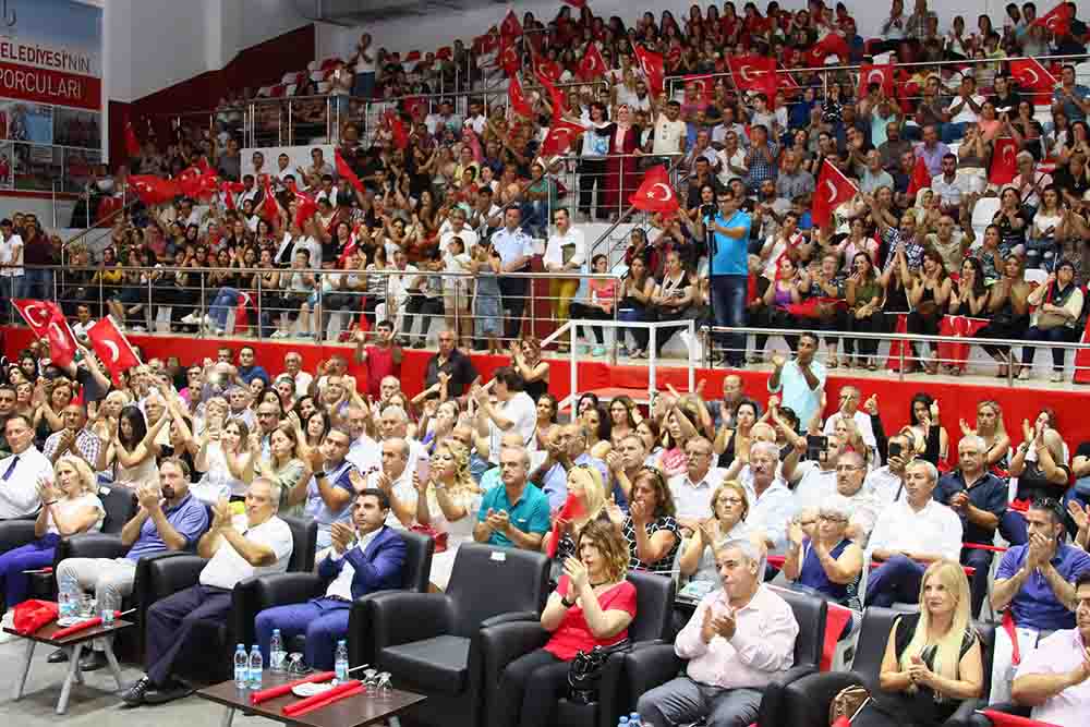 Bayraklı’da coşkulu bayramlaşma töreni