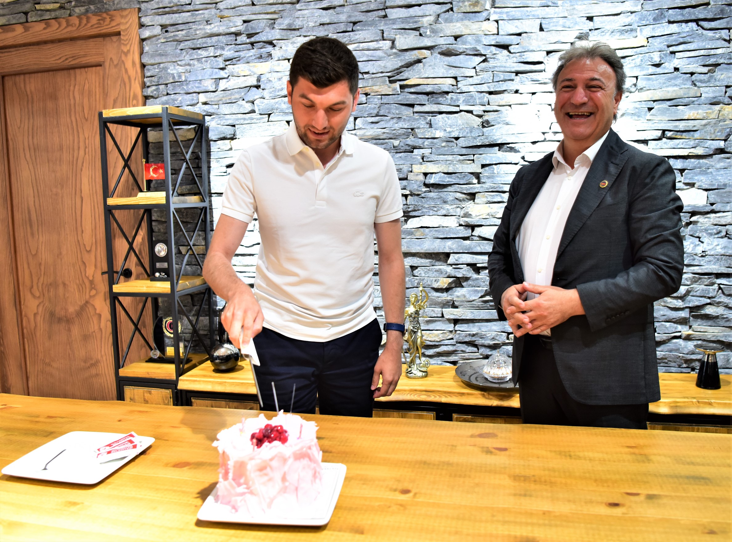 En genç Başkan’a doğum günü sürprizi