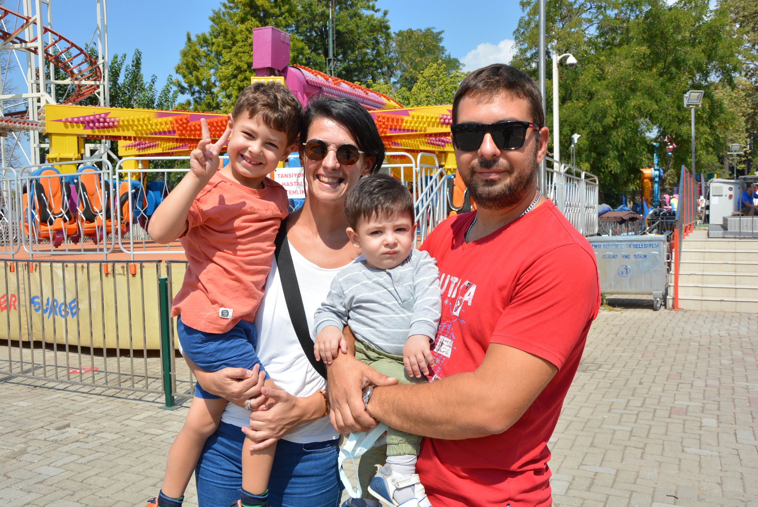 İZMİRLİLER LUNAPARKI GERİ İSTİYOR