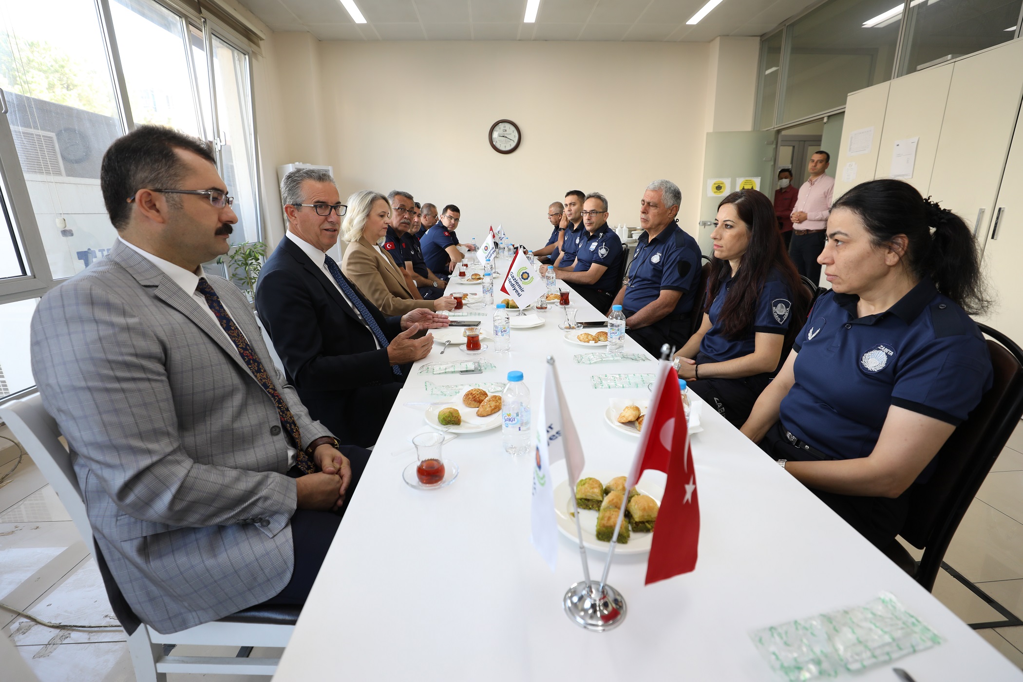Başkan Arda personelinin Zabıta Haftası’nı kutladı