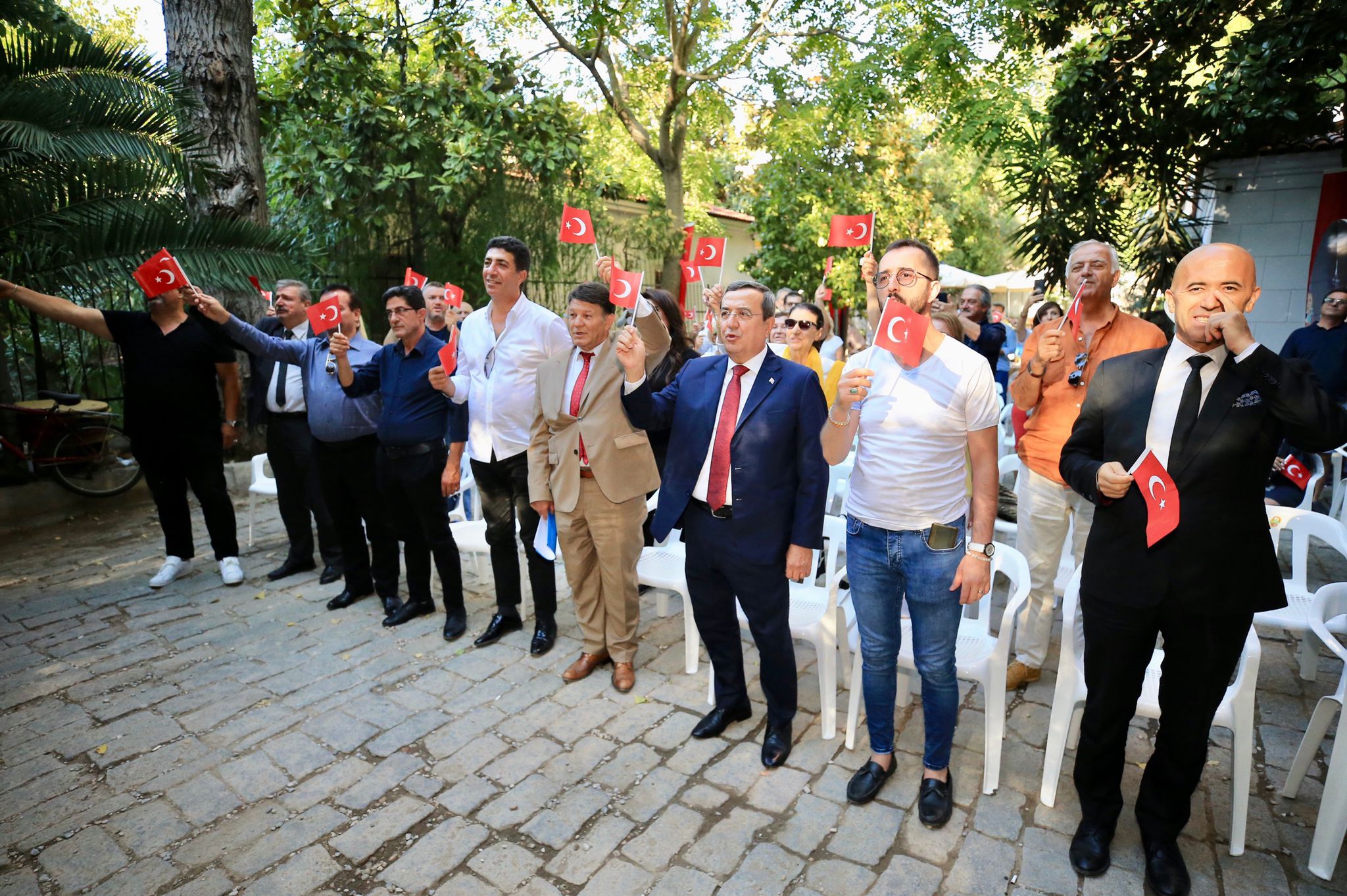 Batur: İyi ki doğdun İzmir!