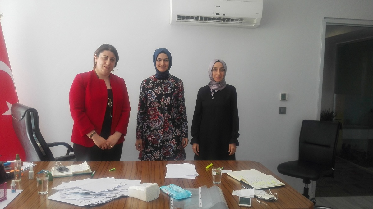 AK Partili kadınlar yönetime girmek için ter döküyor