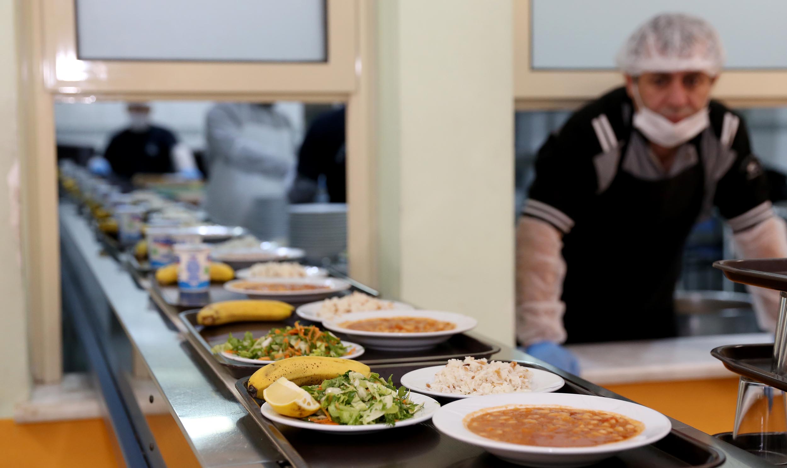 DEÜ’LÜ ÖĞRENCİLERE ‘VEGAN YEMEK MENÜSÜ'