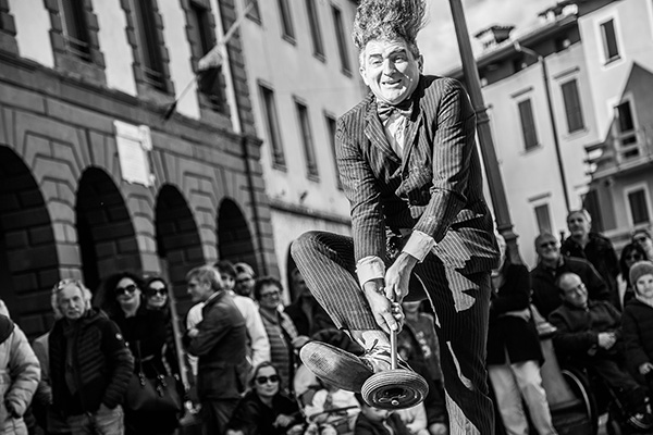 87. İEF'e sokak gösterileri renk katacak