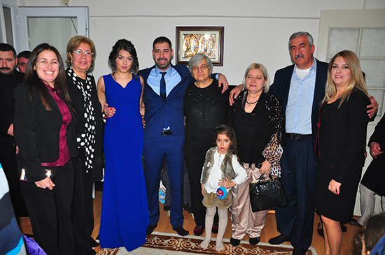 ERKEK VE GÜLEÇ AİLESİNİN MUTLU GÜNÜ