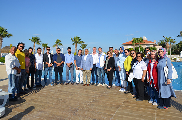 "ÇEŞME'DE TURİZM   12 AY OLMALI"