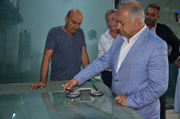 "ÇEŞME'DE TURİZM   12 AY OLMALI"