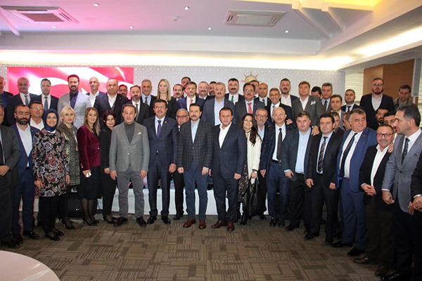 Zeybekci’den teşkilata net mesaj: İnanmasak İzmir’e gelmezdik!