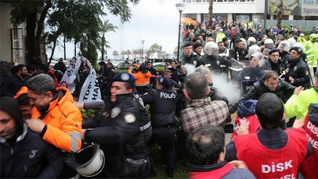İŞÇİLERE BİBER GAZLI MÜDAHALE…
