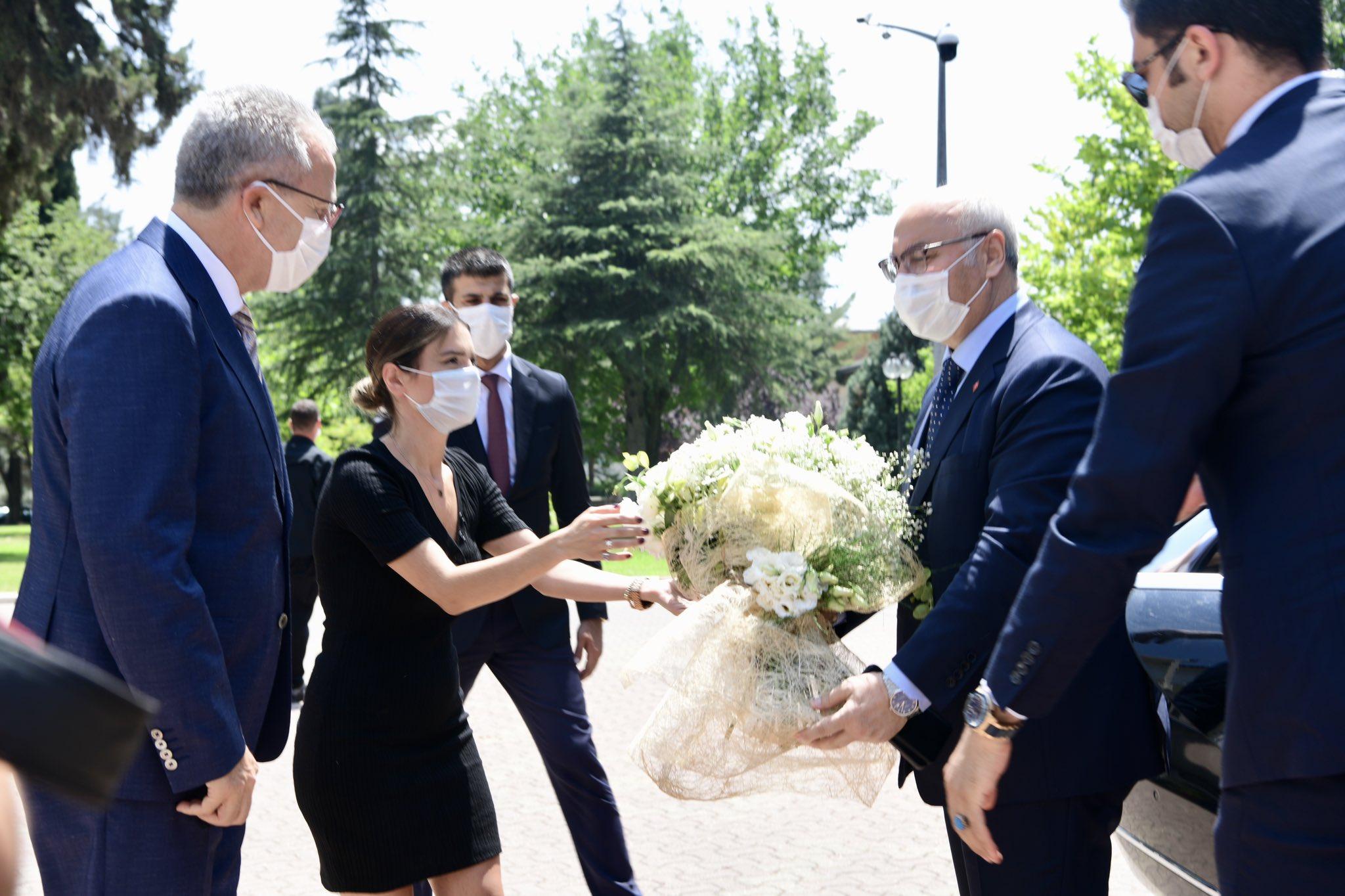 İzmir Valisi Yavuz Selim Köşger EÜ’yü ziyaret etti