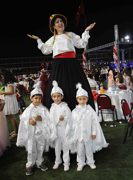 Bayraklı'da sünnet şöleni