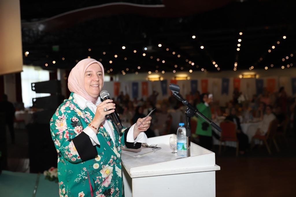 AK Kadınlar İzmir'de buluştu: Hangi mesajlar verildi?