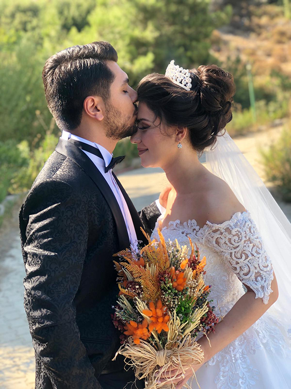 Esin ve Rıfat çiftinin mutlu günü