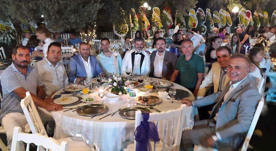 İzmir cemiyet hayatı bu düğünde buluştu