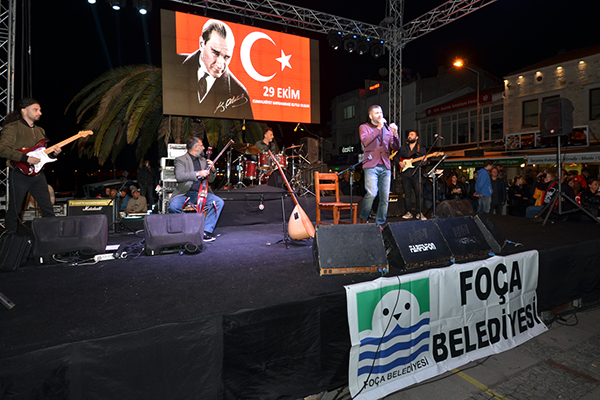 FOÇA 29 EKİM COŞKUSUNA HAZIR