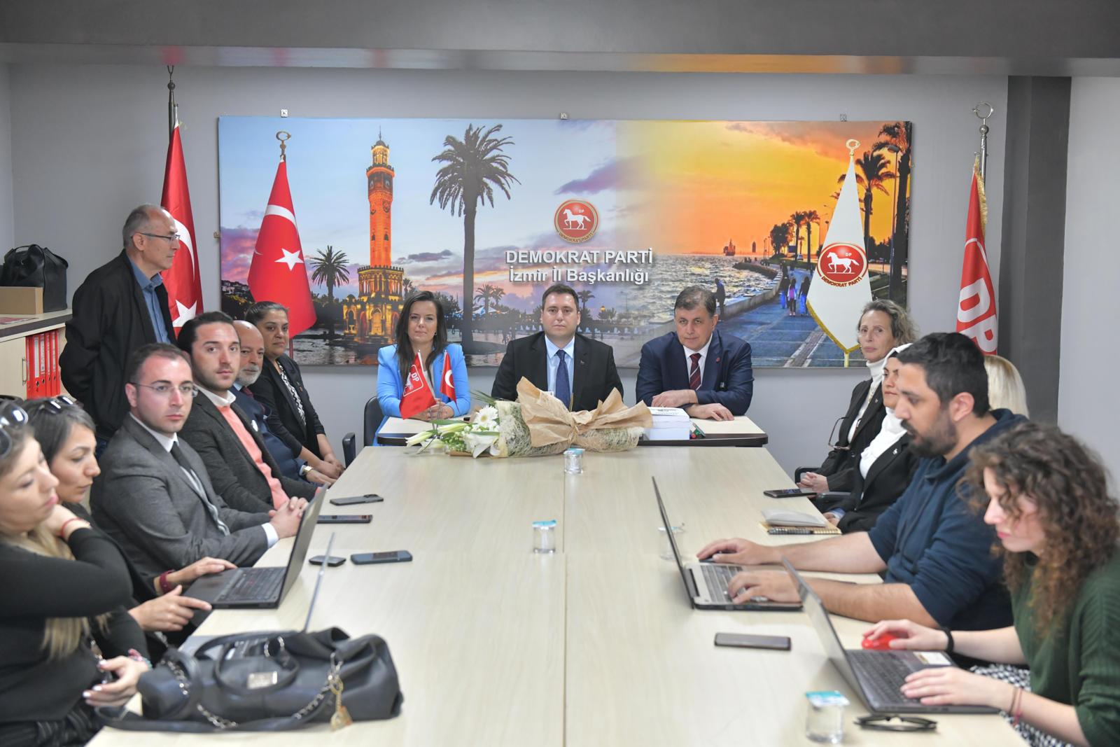 Başkan Tugay’dan Demokrat Partili rakibine nezaket ziyareti