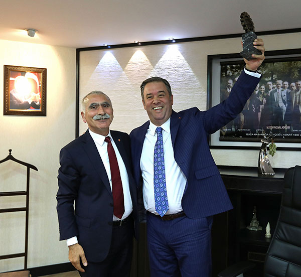 DİSK’in Oskarı Başkan Piriştina’ya