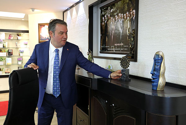 DİSK’in Oskarı Başkan Piriştina’ya