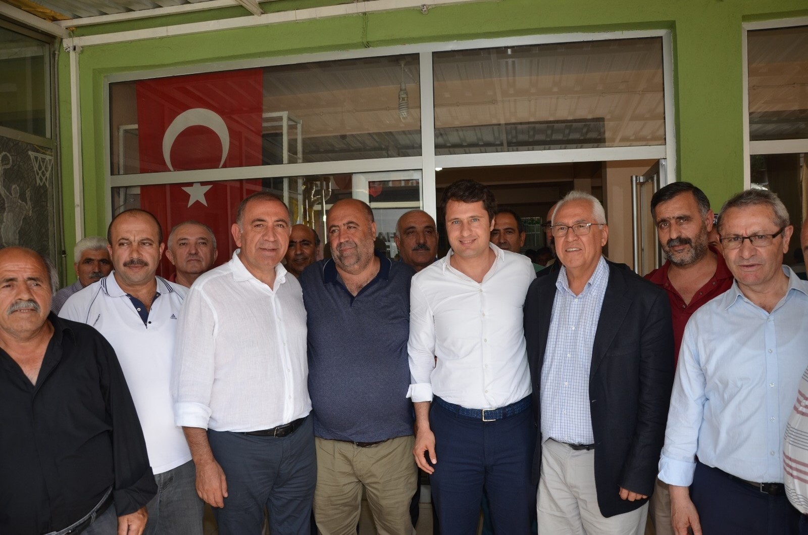 CHP'li Tekin'den İzmir mesaisi: Vatandaş AKP'ye oy değil yol verecek!