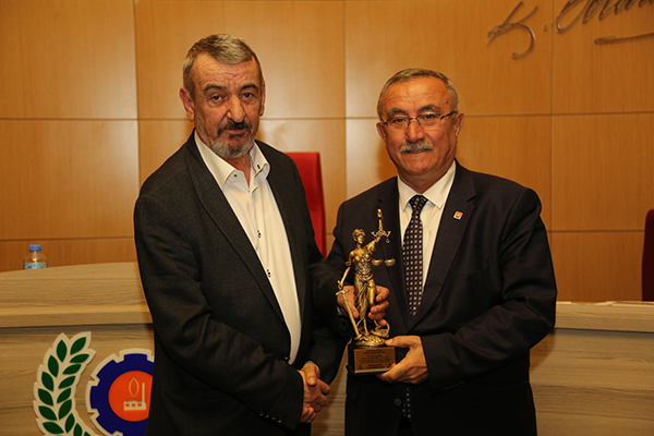 Başkan Şenol; “Bu onur bana yeter!”