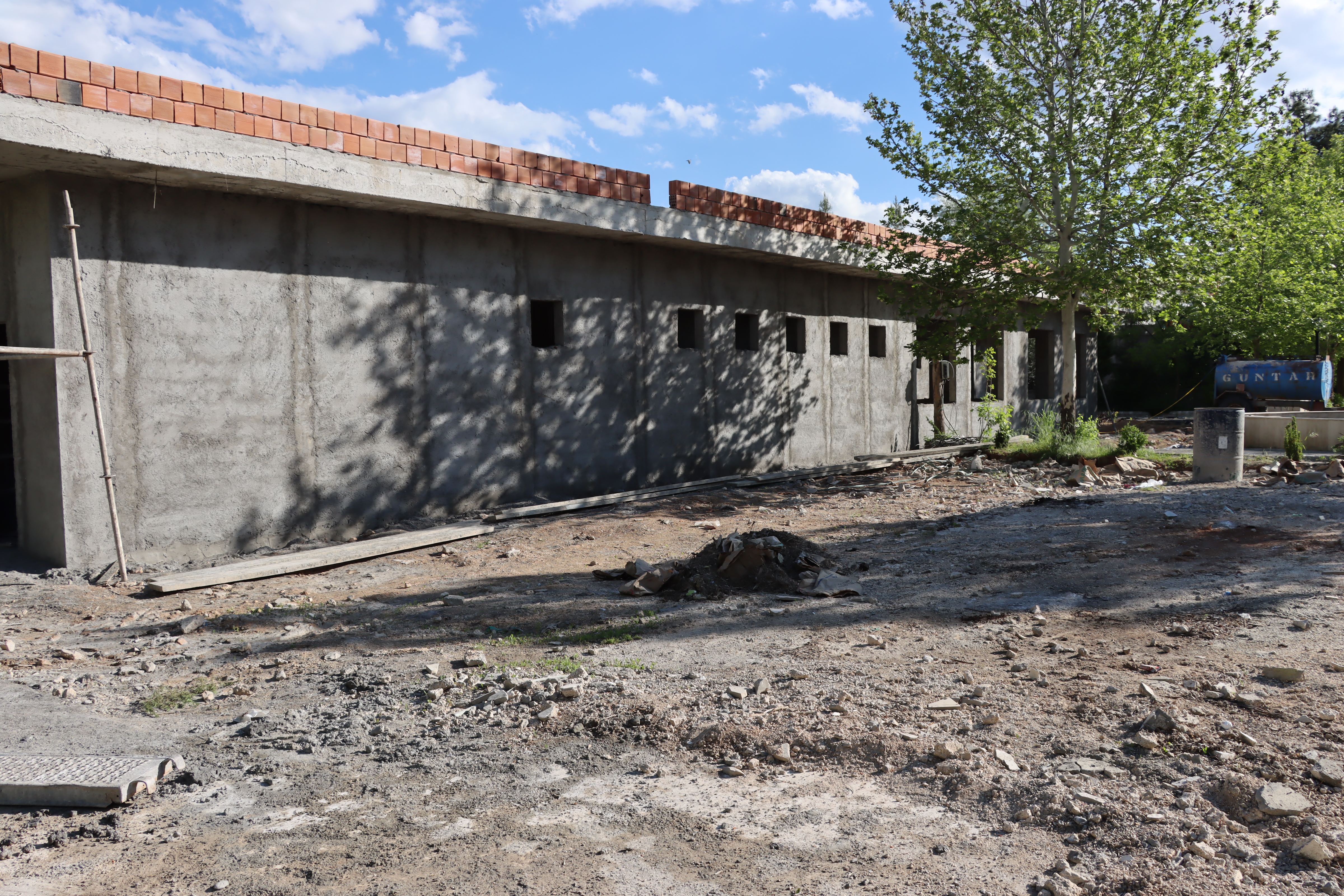 Midyat Belediye Başkanı Şahin, sosyal tesislerde incelemelerde bulundu