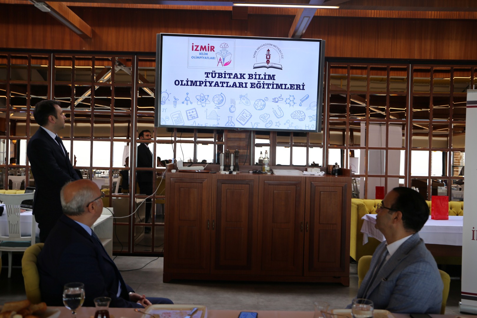 TÜBİTAK'tan İzmir'e 18 Ödül