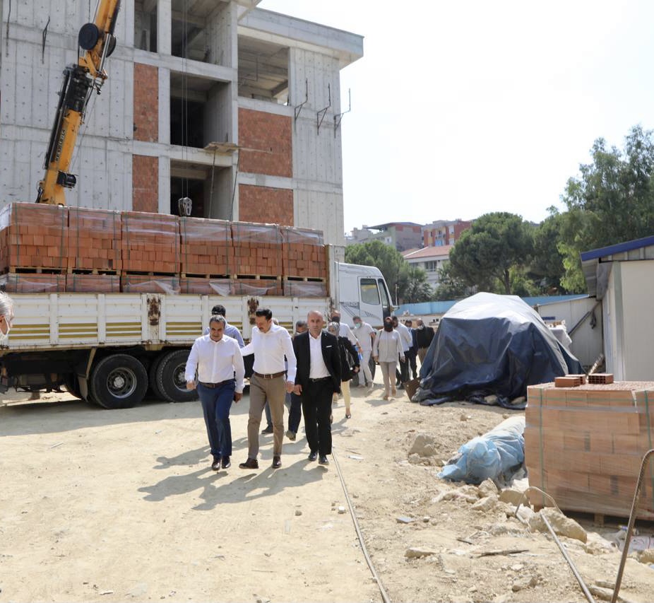 Karabağlar'a 30 okul müjdesi