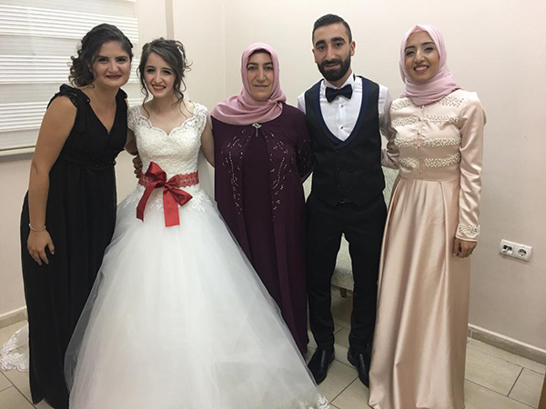 DÜNYAEVİNE GİRDİLER…