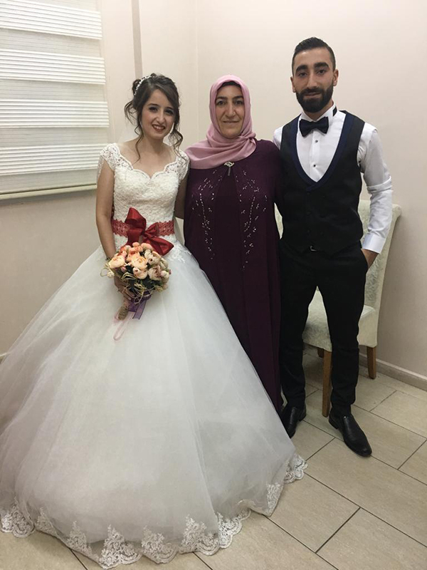 DÜNYAEVİNE GİRDİLER…