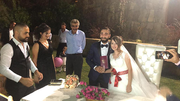 DÜNYAEVİNE GİRDİLER…