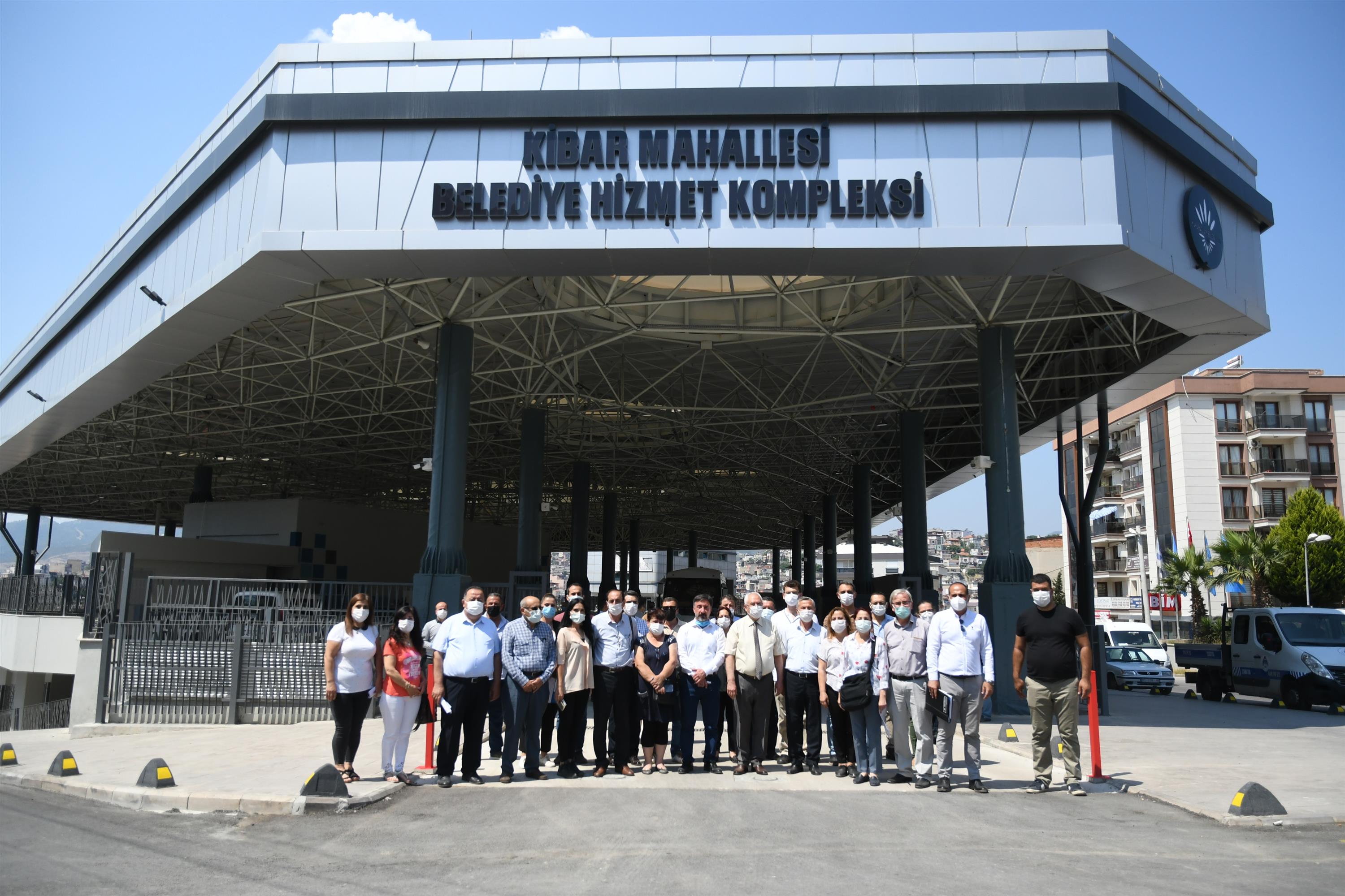 Karabağlar'ın dört bir yanında çalışma yürütülüyor