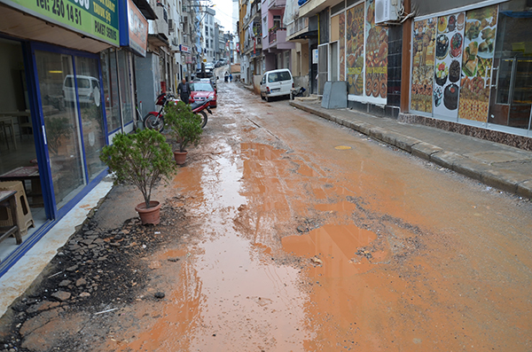 Karabağlar’da başkanı tanımıyorlar