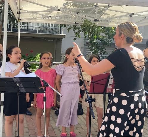 Karşıyaka Çocuk Korosu ilk konserini verdi