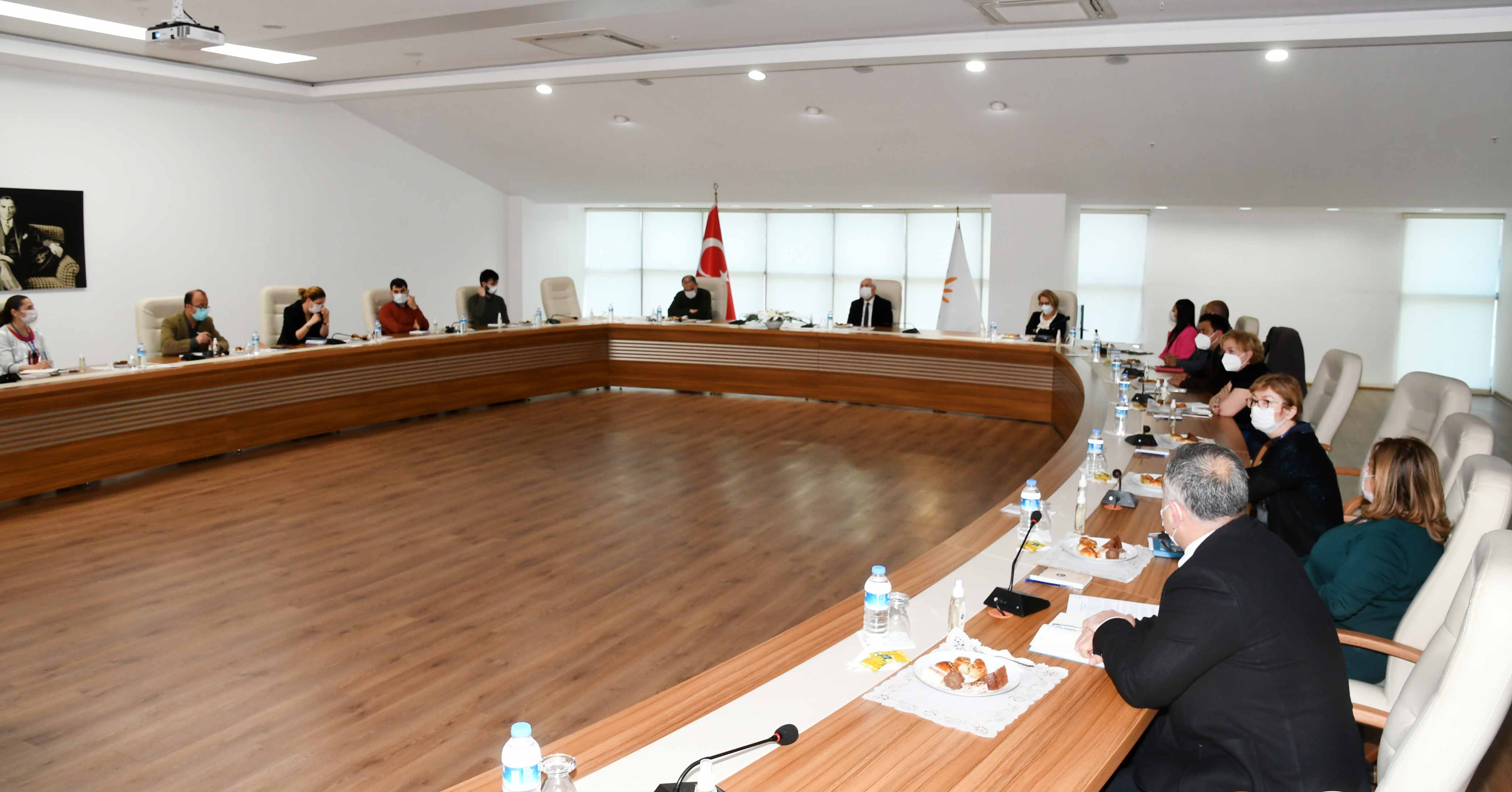 Karabağlar’ın planları meslek odalarına anlatıldı