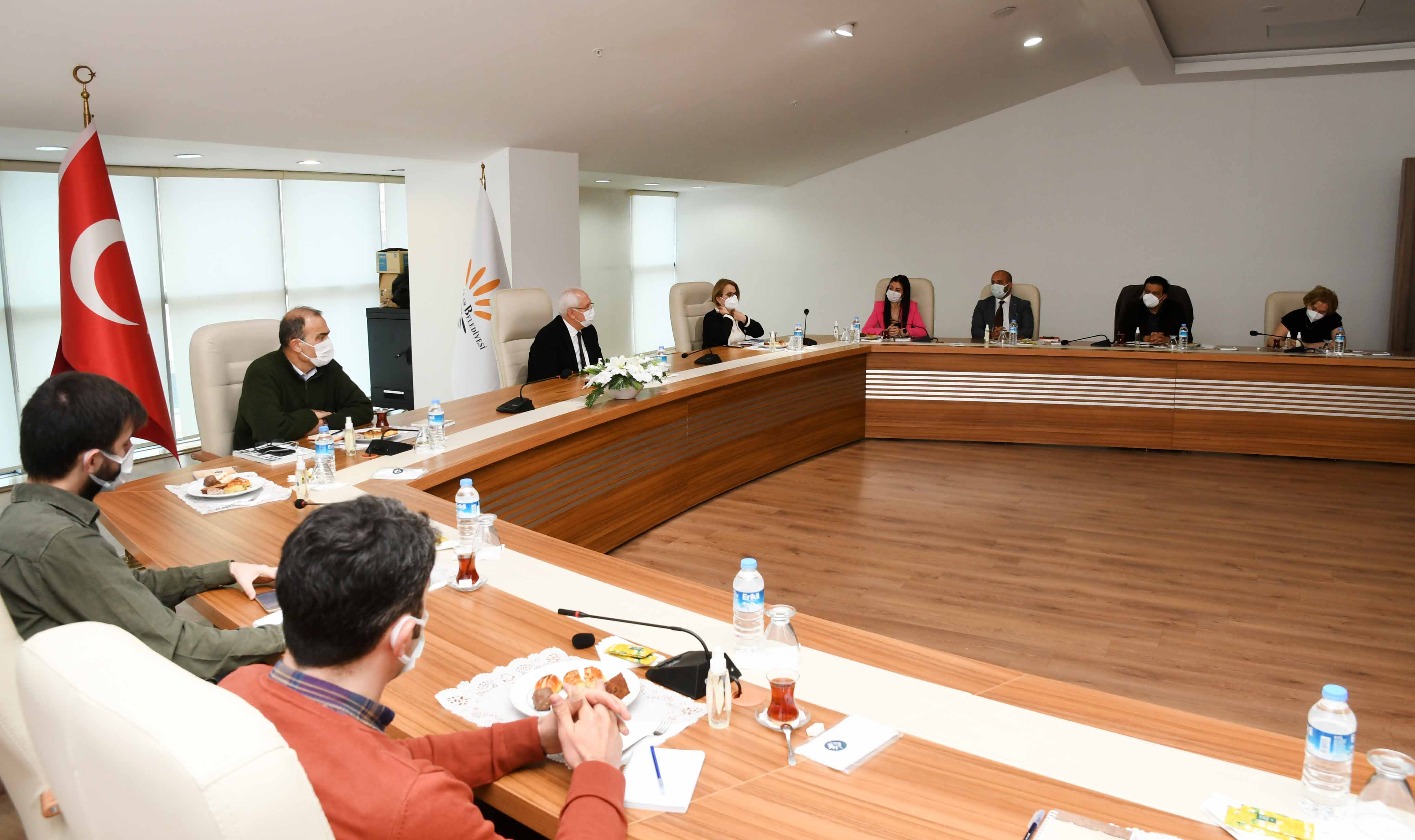 Karabağlar’ın planları meslek odalarına anlatıldı