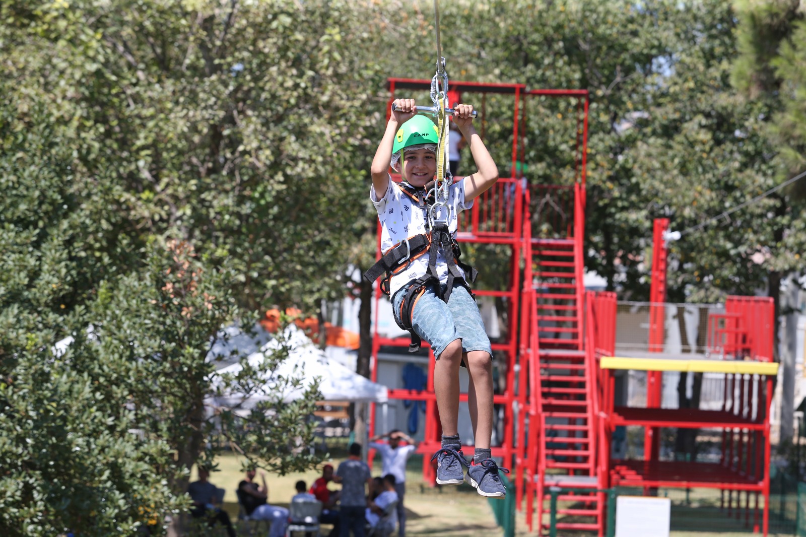 Karşıyaka’da “Macera Parkı” ziyaretçilerini bekliyor